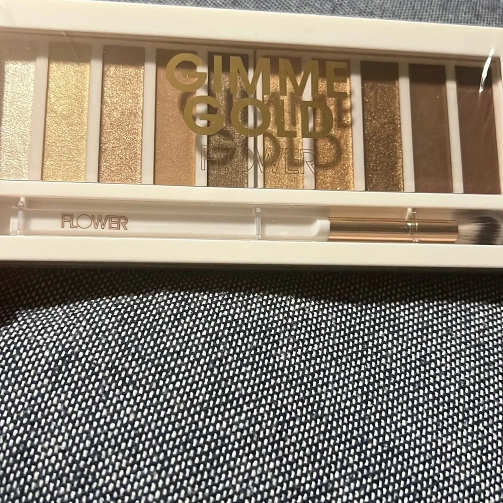 NWT Flower Gimme Gold Eyeshadow Palette